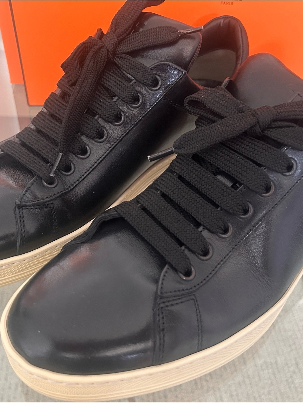Men's Tom Ford Black Leather Low-Top Sneakers - Classic Casual Style